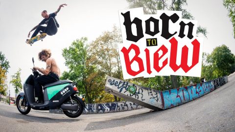 Jorge Simões E Compinchas Da Volcom Em Born To Blew
