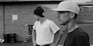 Vans – Alright, Ok Com Gilbert Crockett E Elijah Berle