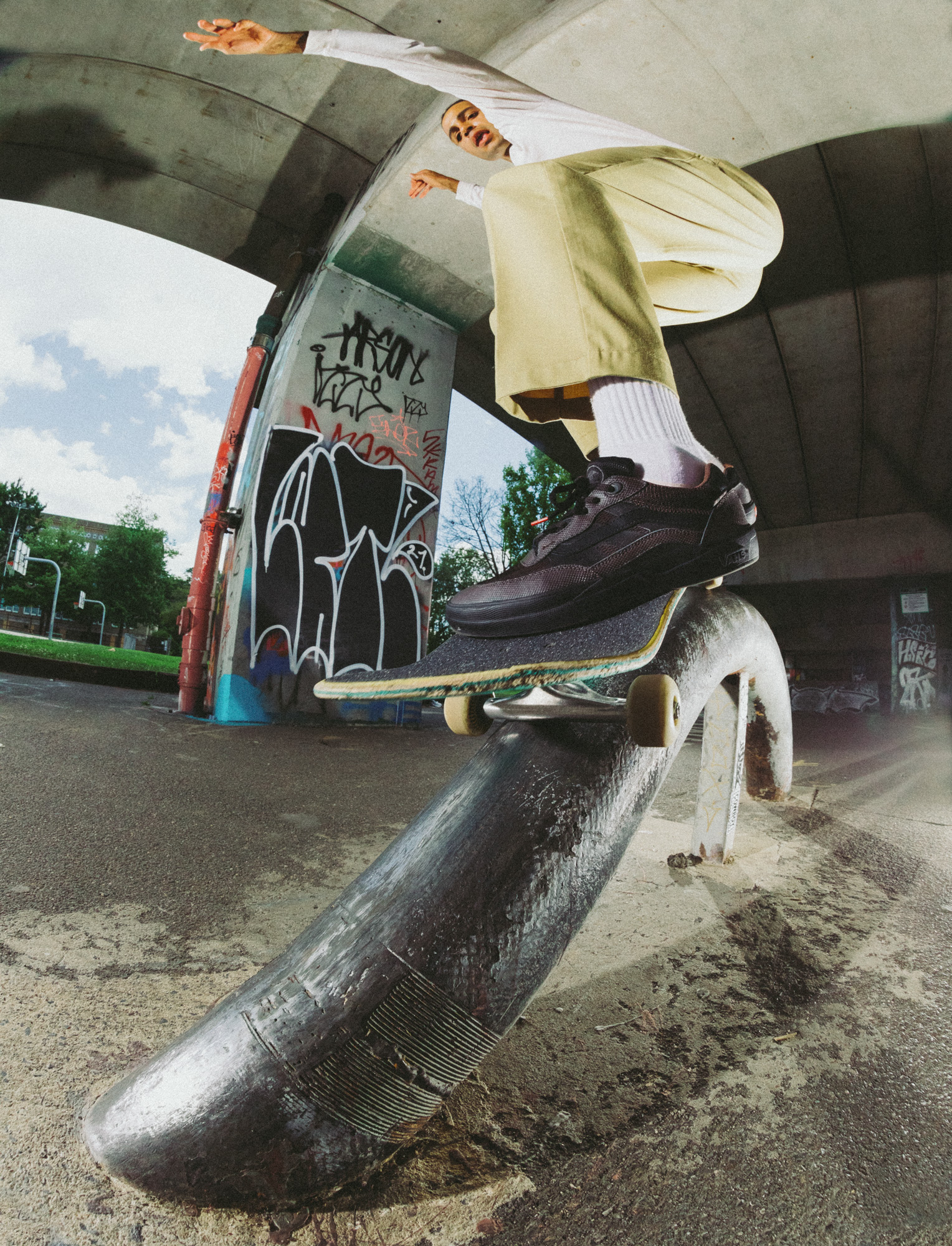 Wayvee, Nova Coloway, De Justin Henry